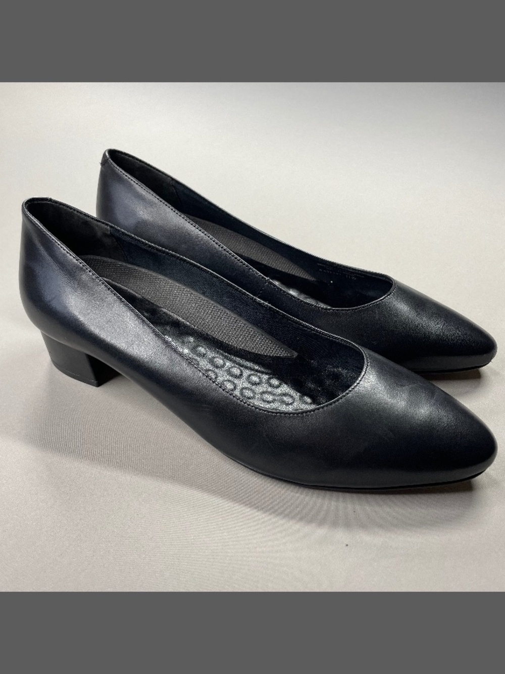 NEW Walking Cradles Shoes Womens 11 black leather block heels business classic